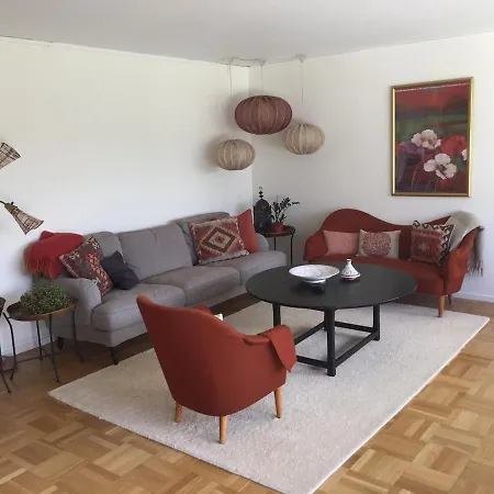 Fantastic House With A Cute Garden! Вилла *